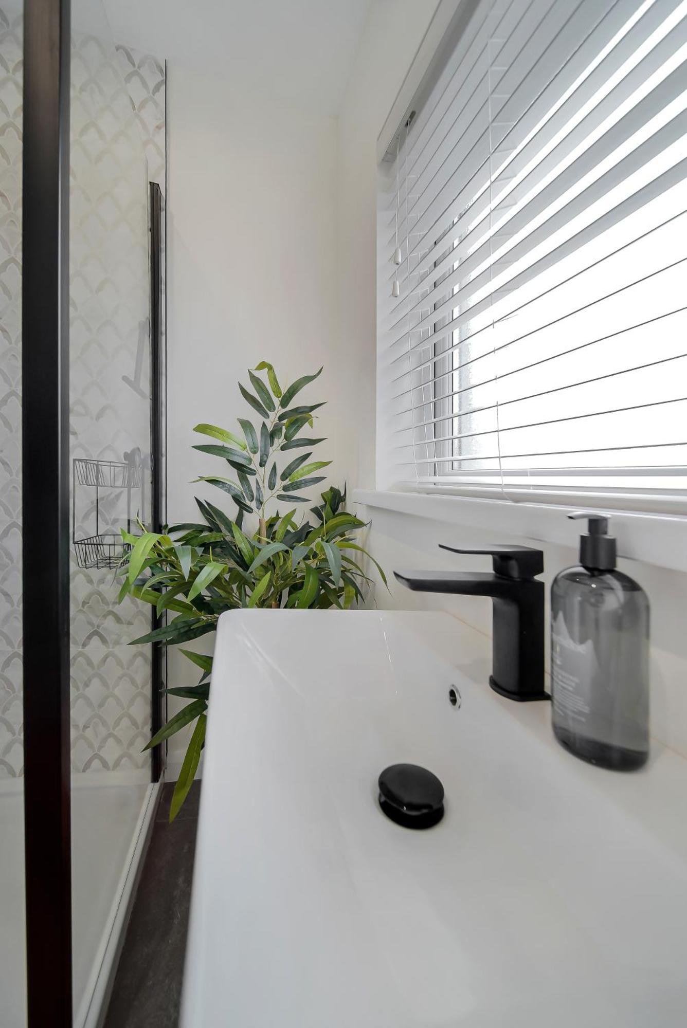 The Burrow Apartment Sion Mills Luaran gambar